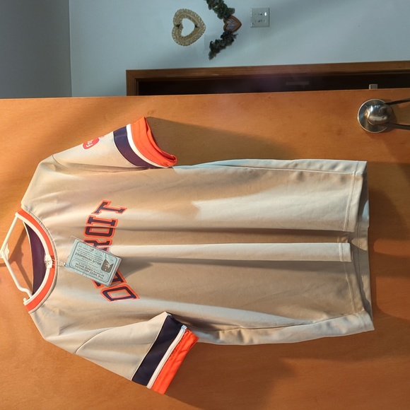 Willie Hernandez autographed Detroit Tigers baseball jersey (size XL) - Picture 2 of 8